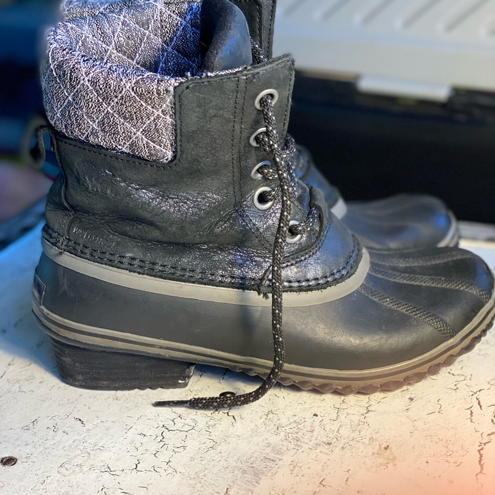 Sorel Women’s 10 Black & Gray Winter Boots